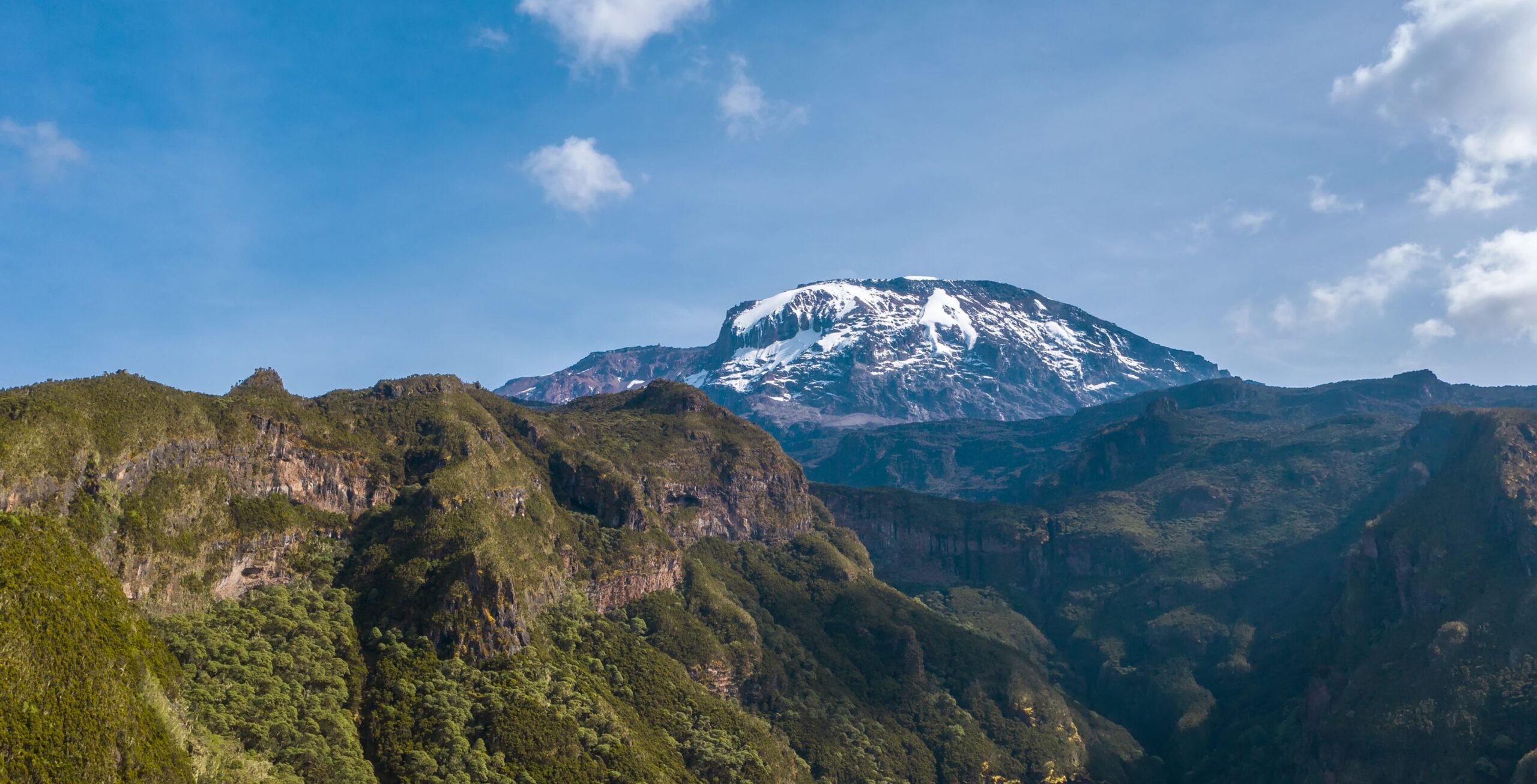 Voie Umbwe 6 jours (1/6) : Umbwe Gate (1 400 m) - Umbwe Cave Camp (3 000 m)