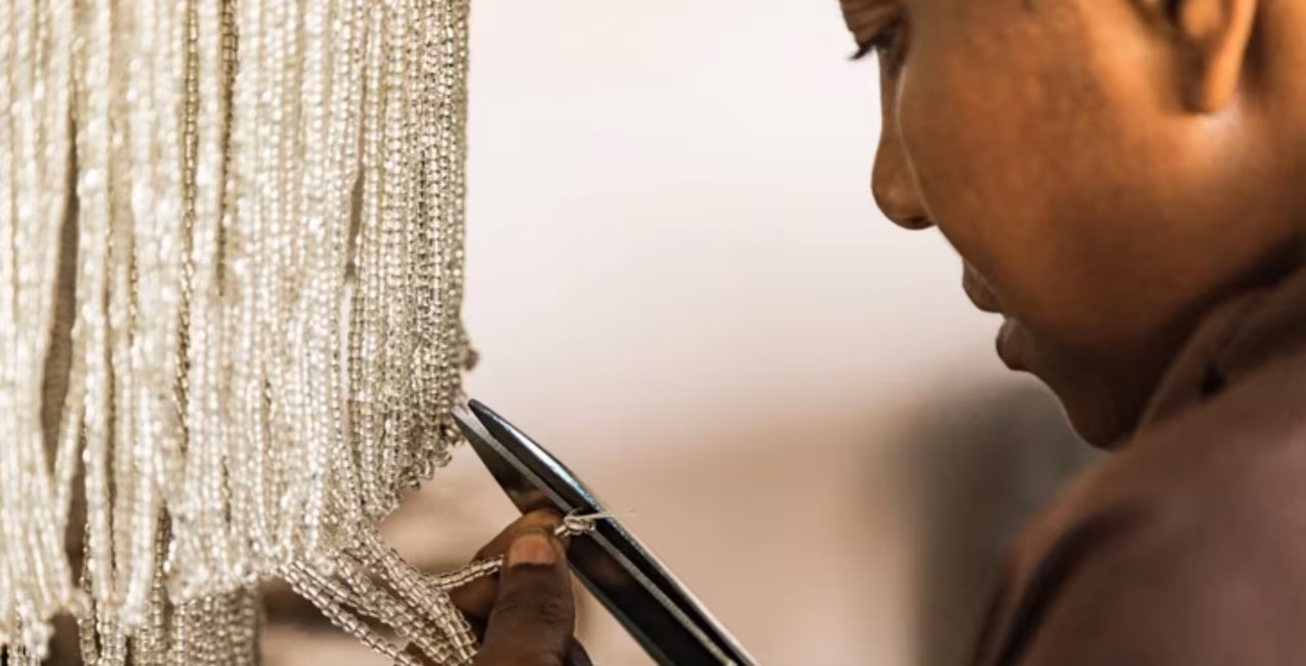 Atelier de confection de bijoux à Shanga