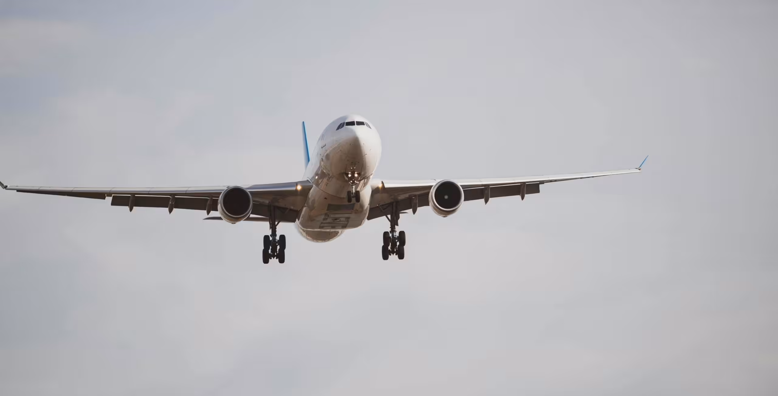 Vol de retour au départ de l'aéroport international du Kilimandjaro